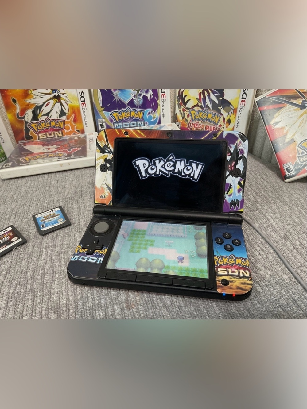 Nintendo 3DS XL with 11 games - Picture 2 of 13